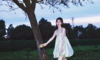 鞠婧祎
