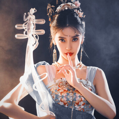 你的眼睛 比海辽阔
angelababy
起司名札