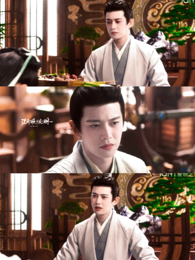 “这就是小南辰王，待人宽容，处事低调，他不怒自威，却毫无王爷的架子。”