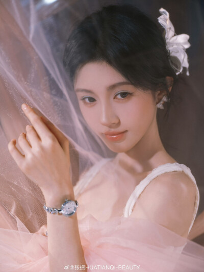 鞠婧祎