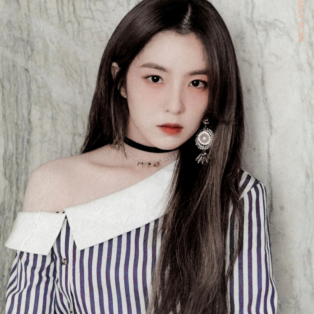 我最喜欢回复人少的贴子了，如果贴子沉了，我就会觉得是自己弄沉的，非常有成就感！如果贴子火了，那我有占了前排，这简直是稳赚不赔的生意嘛。