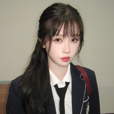 虞书欣头像壁纸