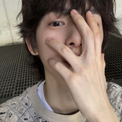 谁定制的网男头像。。