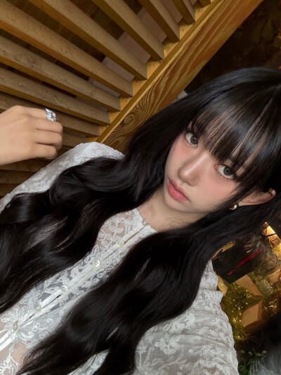 MEOVV sooin金秀仁