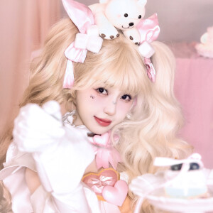 "Absurd and fragile"+甜蜜氣泡漂浮♡