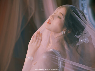鞠婧祎