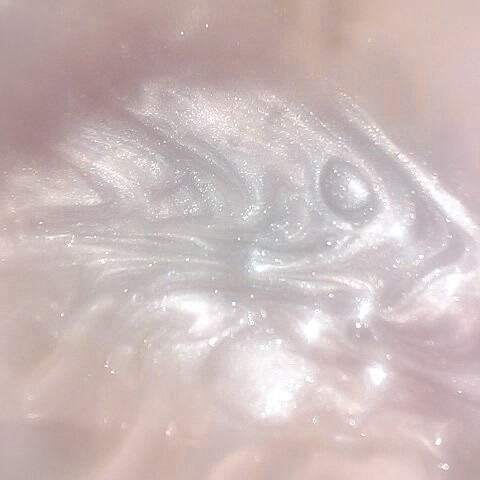 "Absurd and fragile"+甜蜜氣泡漂浮♡