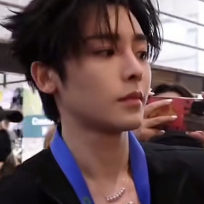 我爱你苍凉双眼留有余温