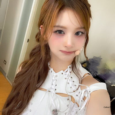  「妍汁有理」
你闯进了我的镜头我按下了永远⌯>ᴗo⌯