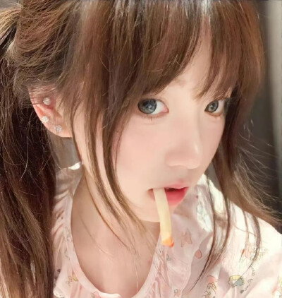 ❤️巴卡茶旅❤️＃生命力女生头像 ​​​＃Wechat氛围感女头＃夏日头像＃自由感＃自然系＃蝴蝶女孩头像＃艺术感头像＃胶片感头像＃复古＃棕色系