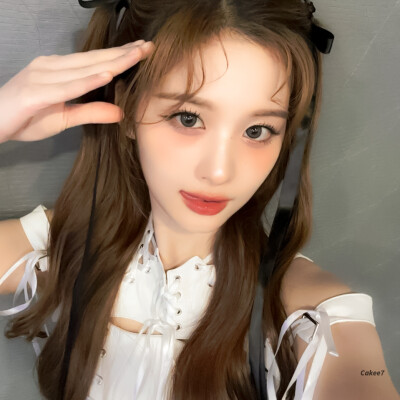  「妍汁有理」
你闯进了我的镜头我按下了永远⌯>ᴗo⌯