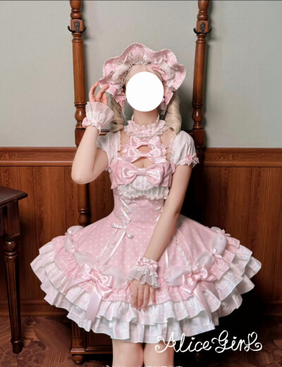 ag也出这种古早波点款啦，这个还挺好看的！！！超级洋娃娃啊
#Lolita #lolita原创设计 #吃我一波lolita安利 