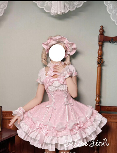 ag也出这种古早波点款啦，这个还挺好看的！！！超级洋娃娃啊
#Lolita #lolita原创设计 #吃我一波lolita安利 