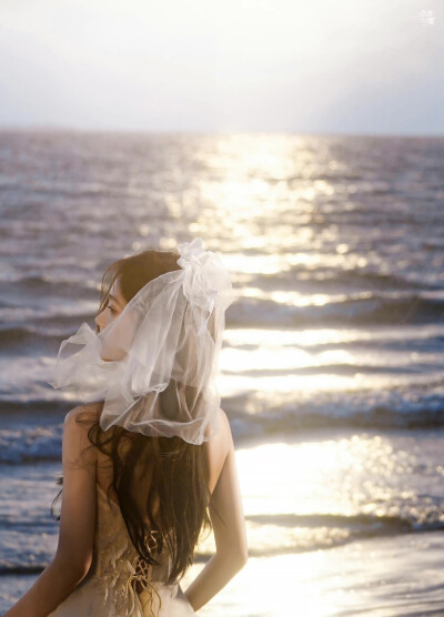 李一桐头像壁纸背景图