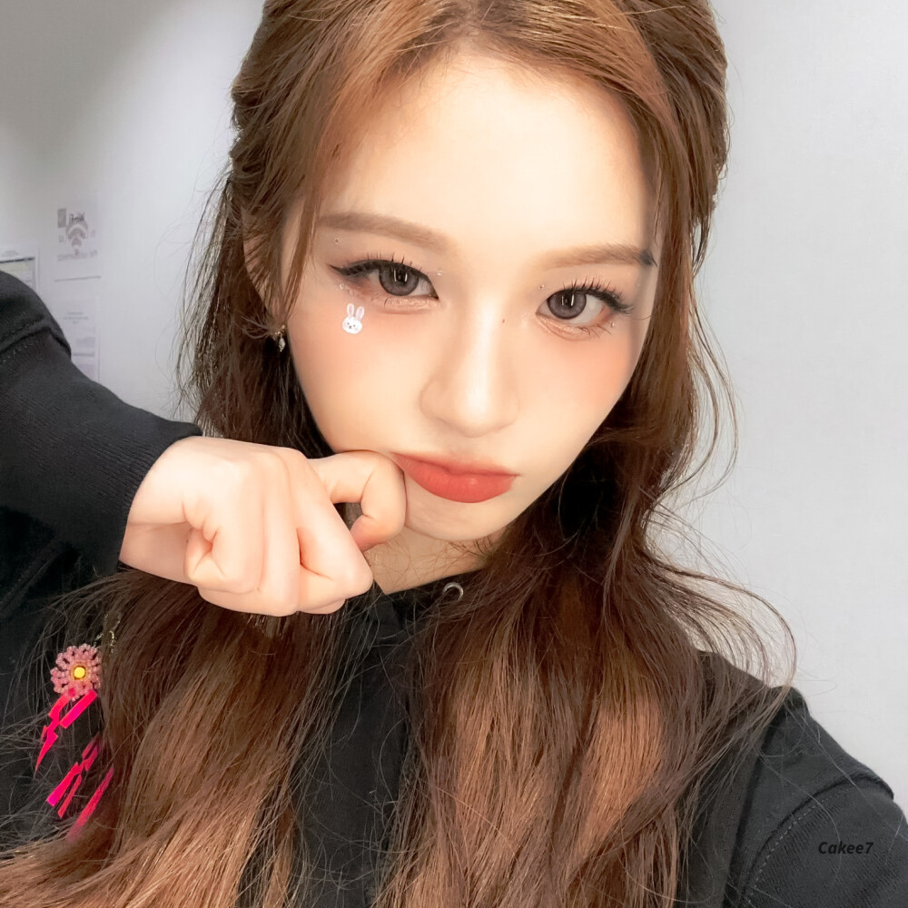  「妍汁有理」
你闯进了我的镜头我按下了永远⌯>ᴗo⌯