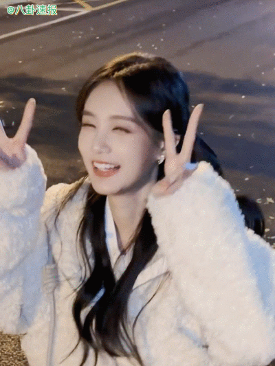 李一桐头像壁纸背景图