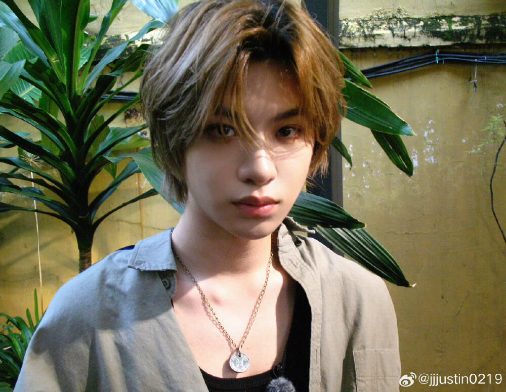 黄明昊