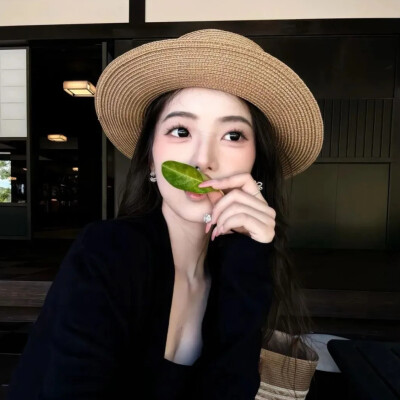 女