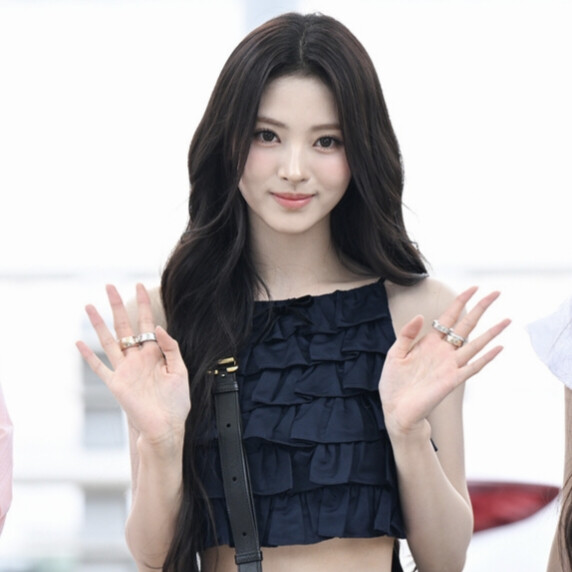 MEOVV 新闻图可二改