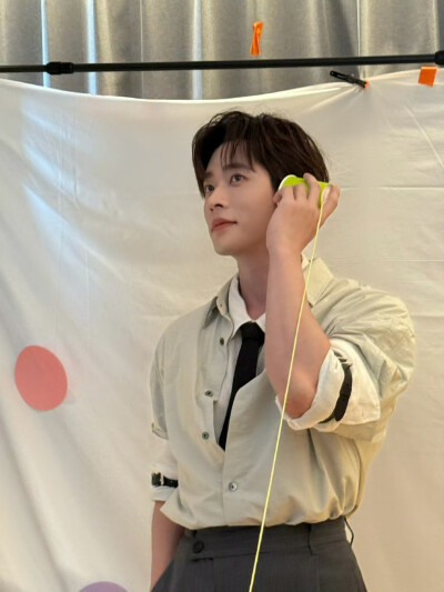 丞磊