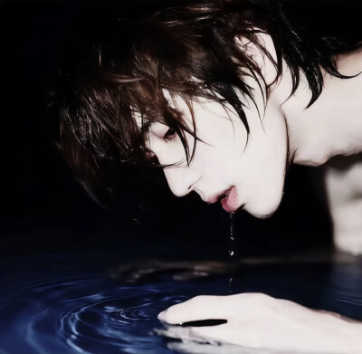 自截男头 拿图点赞关注