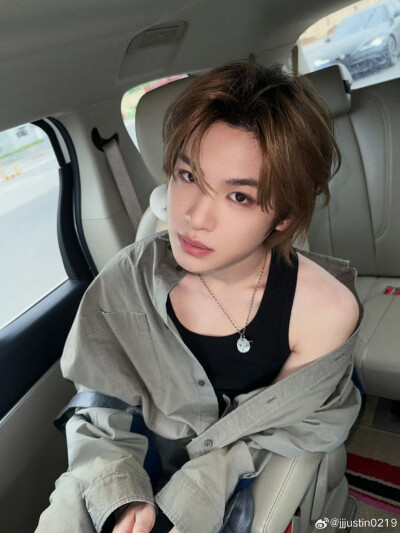 黄明昊