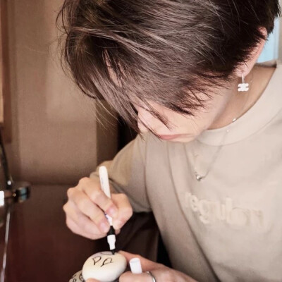 男头 真人 ins 侵权删