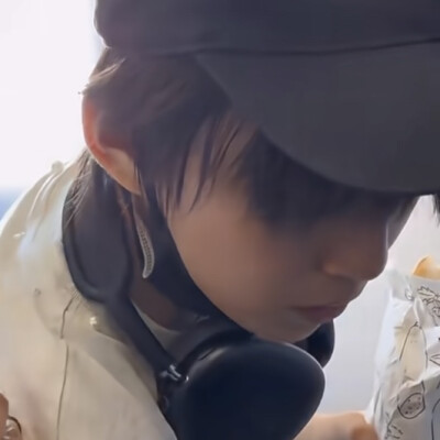 陈思罕
还在吃吗小猪