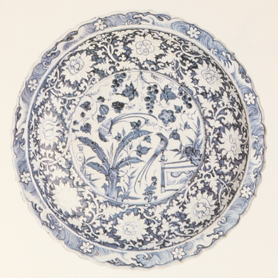 元 青花花鸟纹棱花盘
 土耳其托普卡帕皇宫藏
