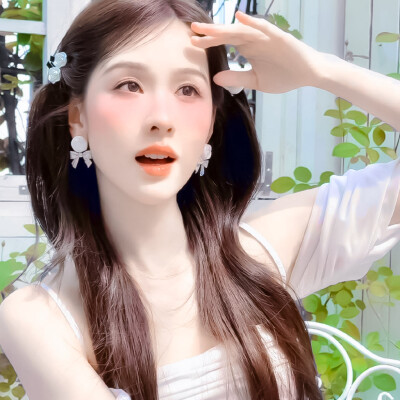 陈都灵头像
