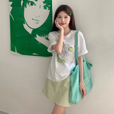 女