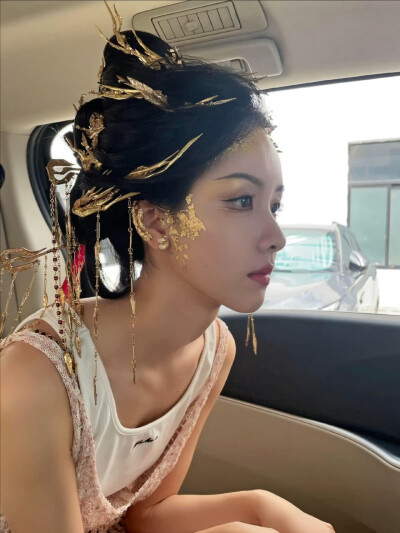 陈都灵