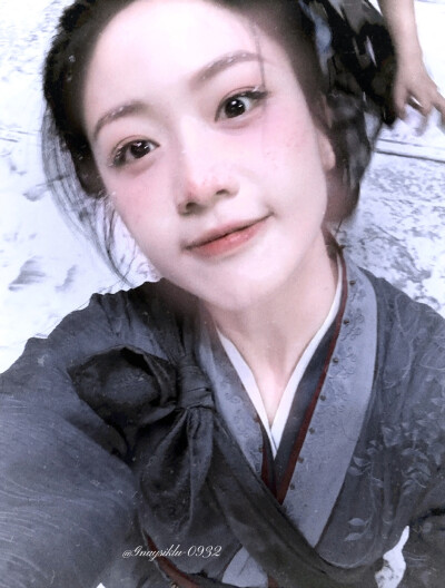 “今日与君同淋雪，此生也算共白头”