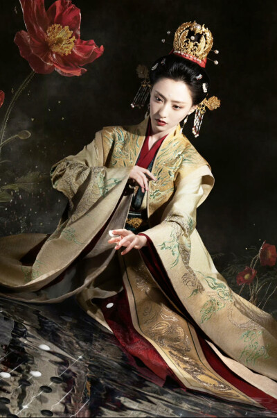满庭芳 苏乐虞