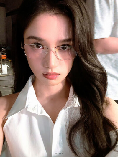 张婧仪