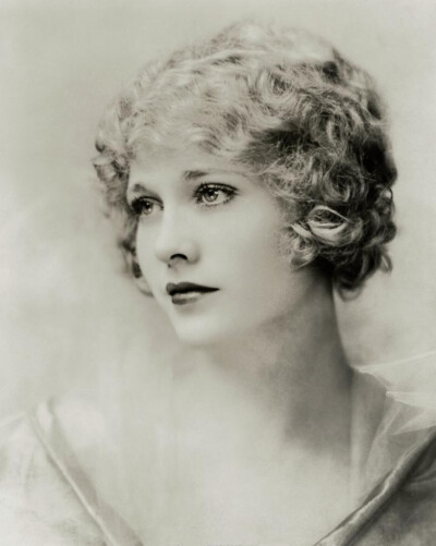  Esther Ralston