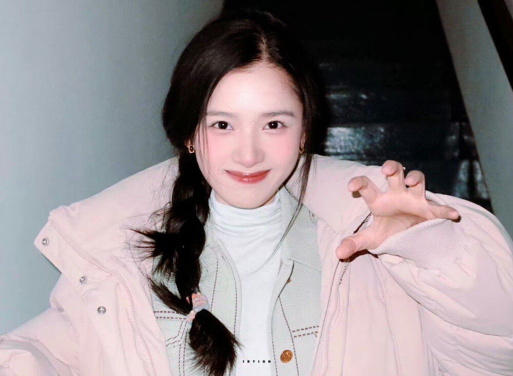 张婧仪