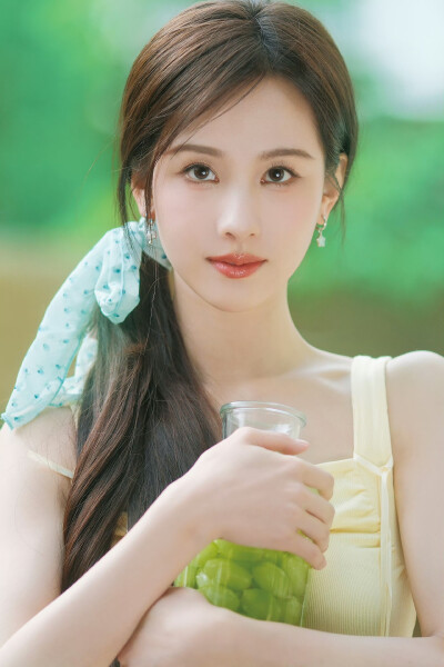 陈都灵