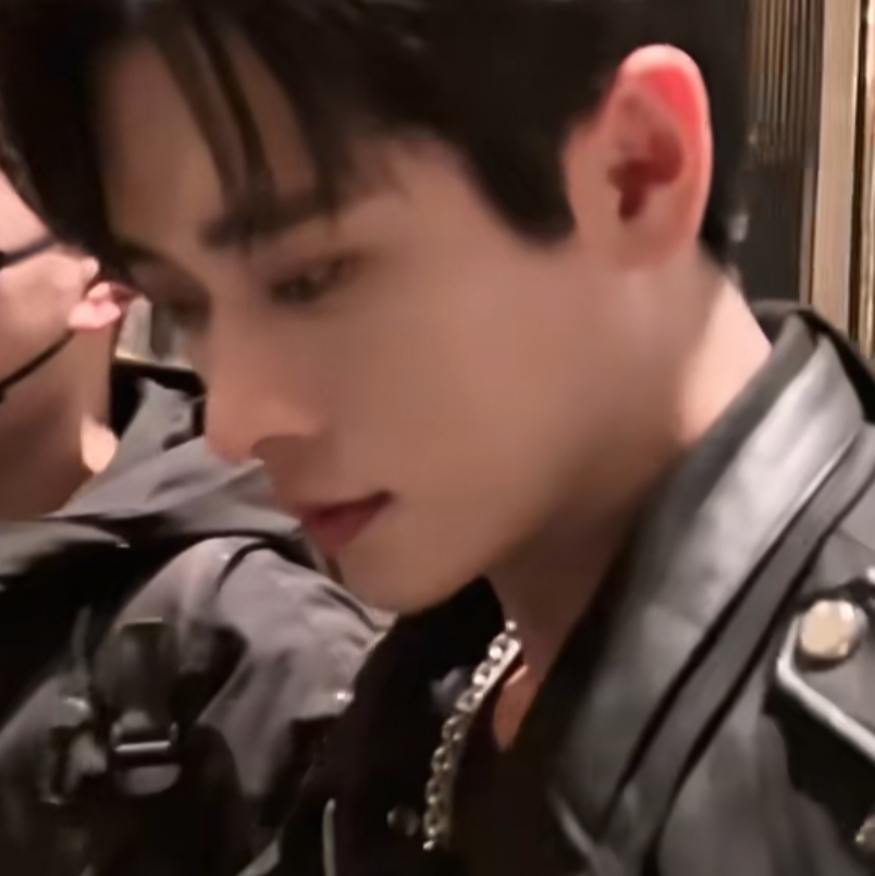 忘掉我跟你恩怨，樱花开了几转