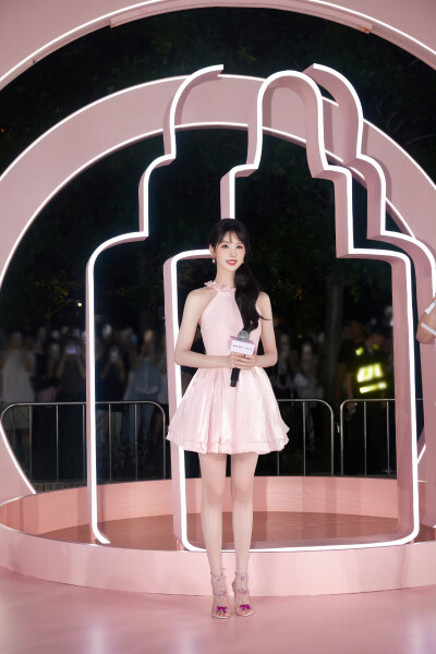 陈都灵