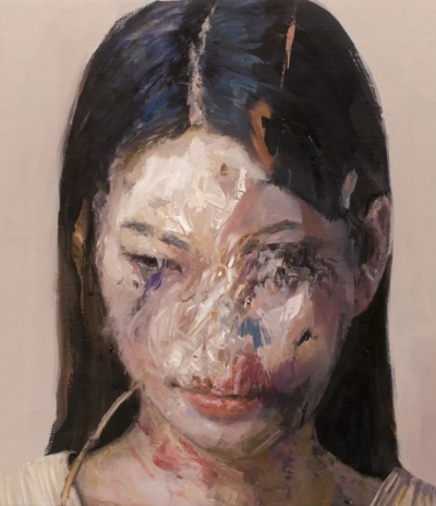三輪瑛士是一位出生于1993年的日本当代画家，来自爱知县名古屋市。他的艺术实践聚焦于视觉信息的接收与处理过程，探讨观察者与对象之间的多重“距离” 。