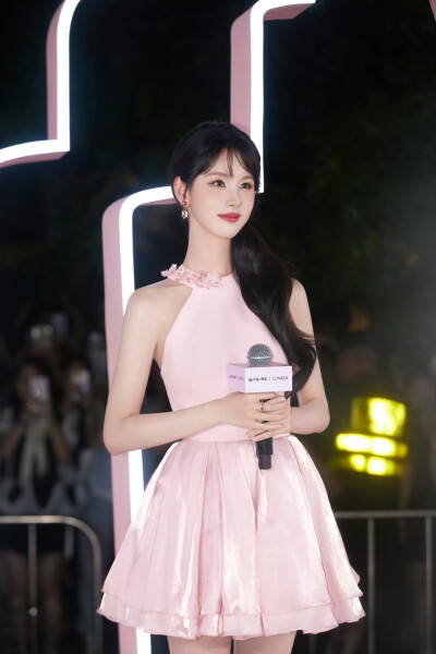 陈都灵
