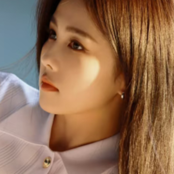 荒诞派毛绒玩偶兔