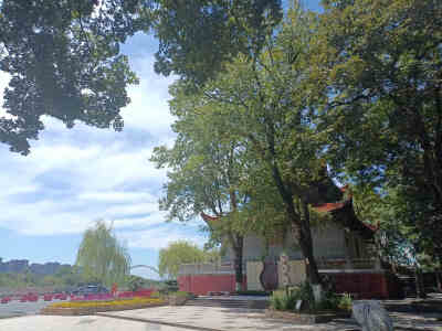 吉安风光欣赏：蓝天白云下的古青原台