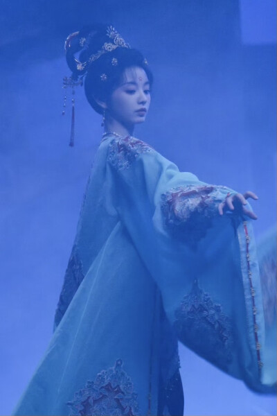 田曦薇