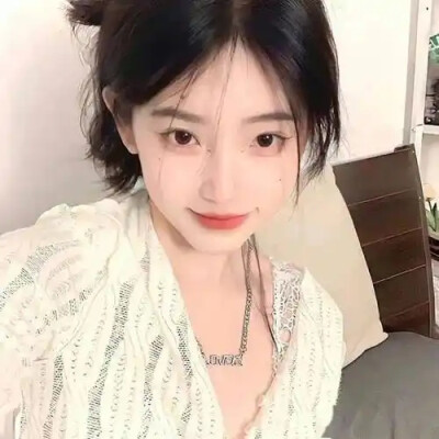 书上说每个女孩子都是公主 无论是住在破阁楼里还是城堡里