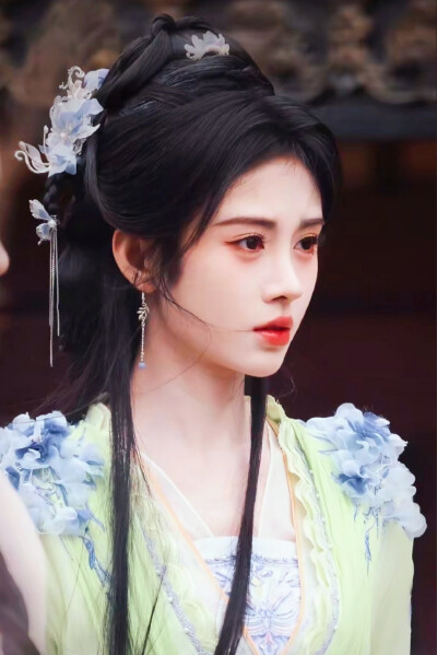 鞠婧祎
