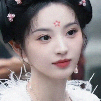 盈盈花盛处