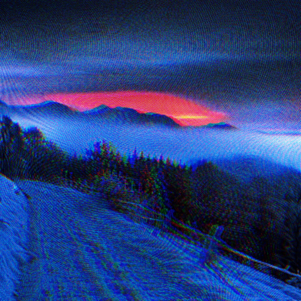 ： 好像一場蓄謀已久的雨淅淅瀝瀝下在我心裡，讓我的愛又一次像雨水溢出
