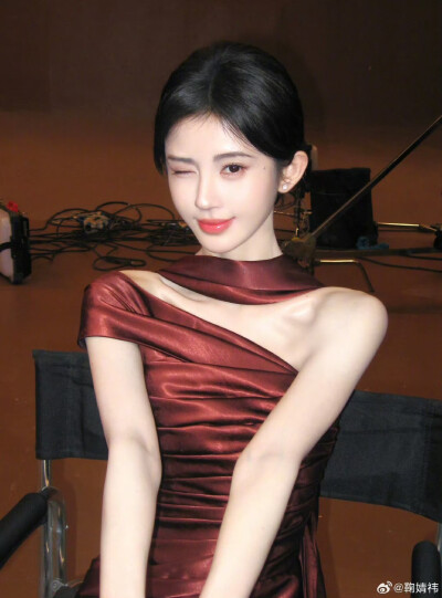 鞠婧祎